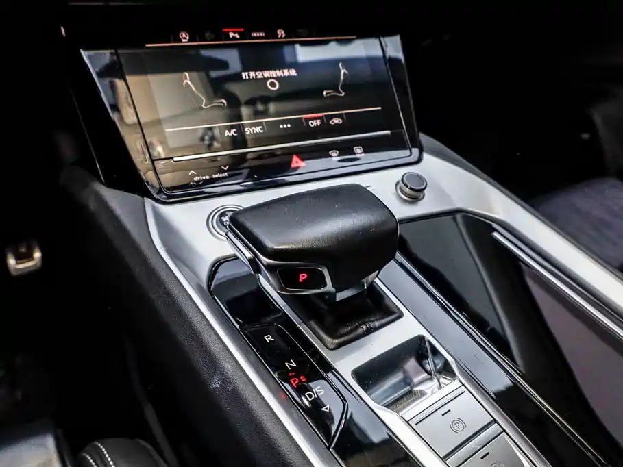Audi Q6 2024 2024 40 TFSI quattro Cloud View Yulin Package 7-seater