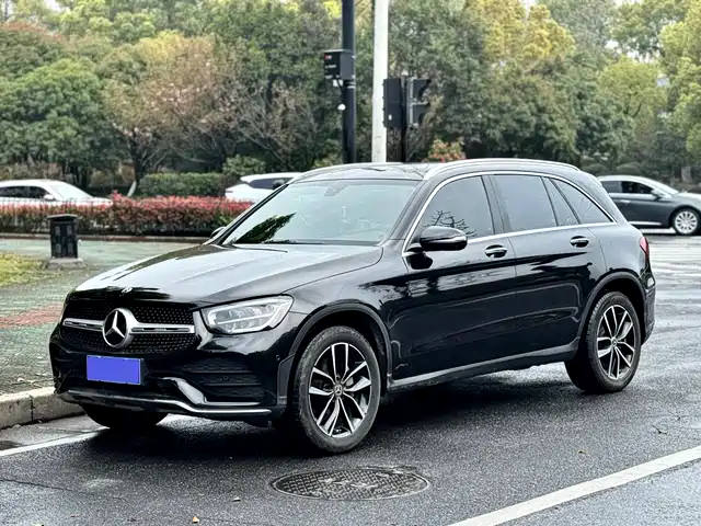 MERCEDES-BENZ GLC