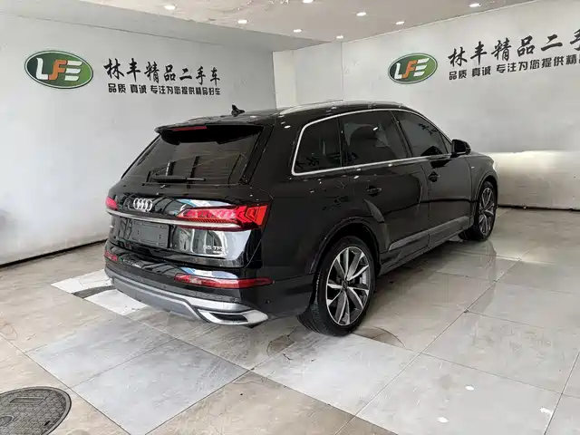 Audi Q7 2023 55 TFSI quattro S line Sport — фото 5