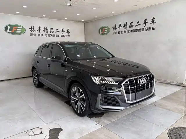 Audi Q7 2023 55 TFSI quattro S line Sport — фото 3