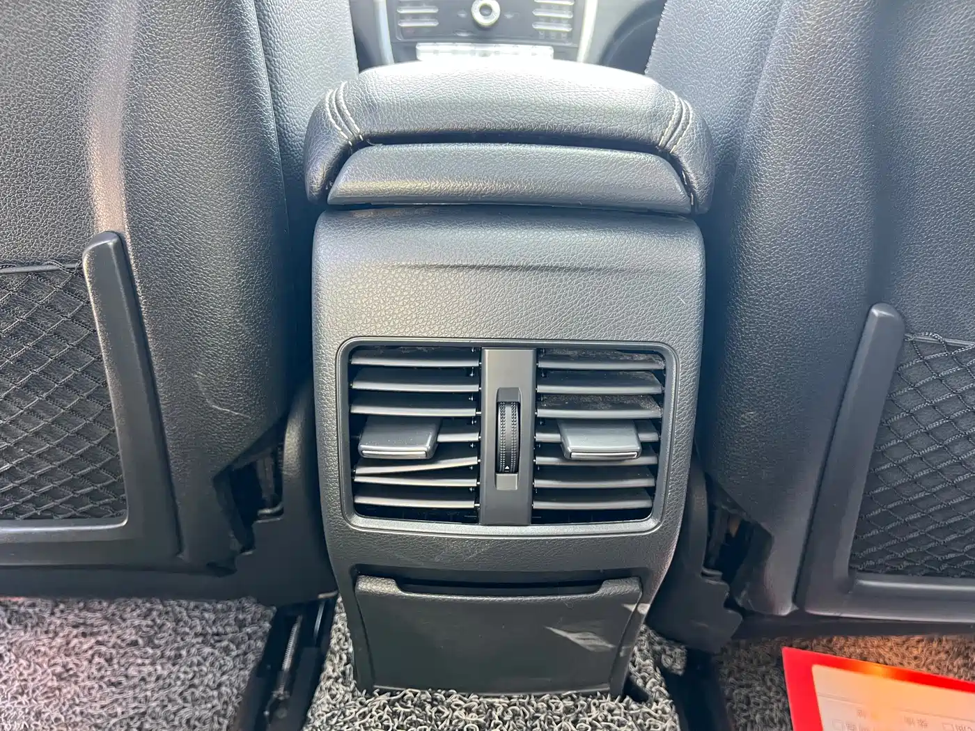 Mercedes-Benz GLA 2018 GLA 200 Dynamic фото 13