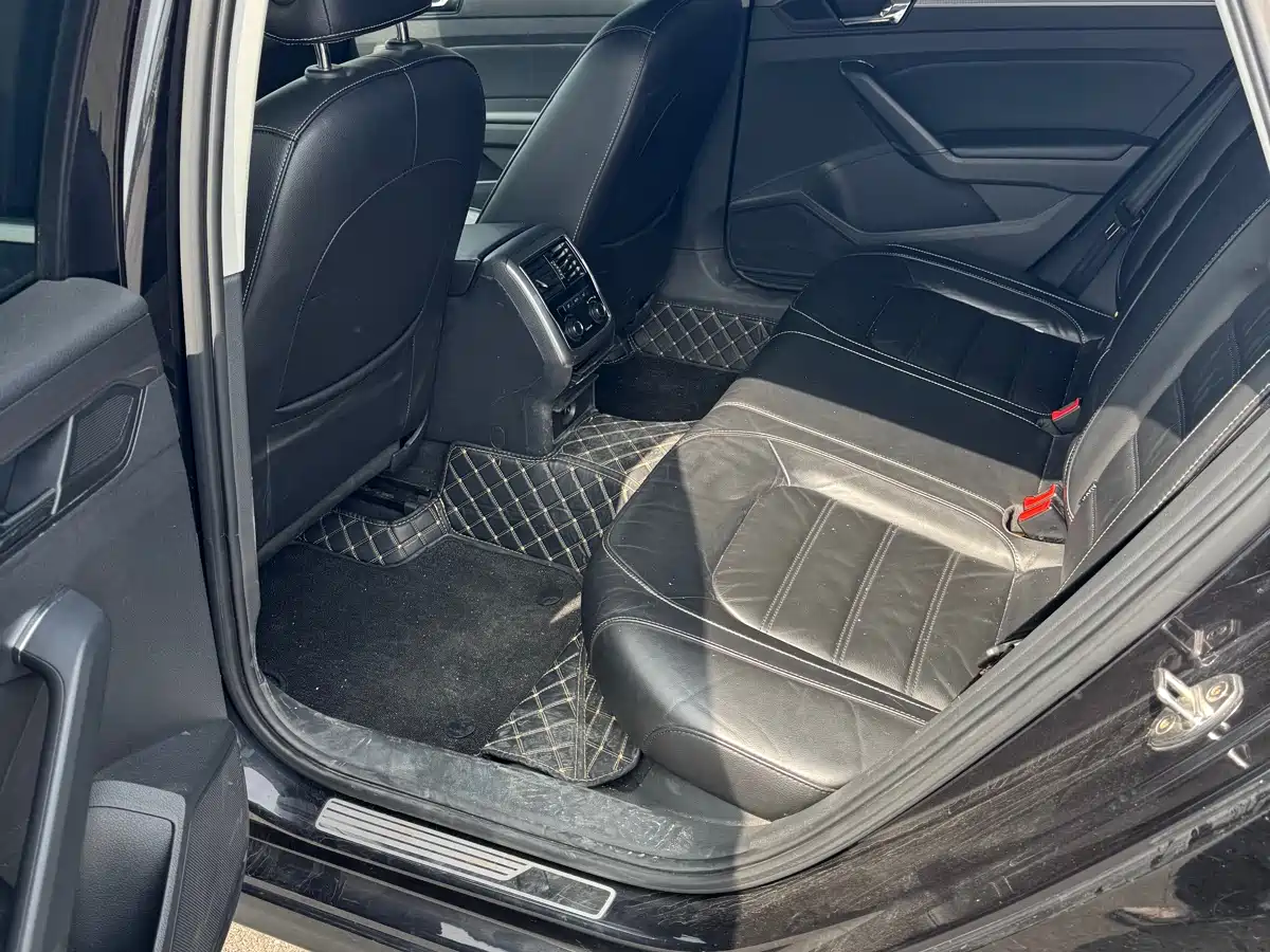 Volkswagen Passat 2017 330TSI DSG Prestige фото 5