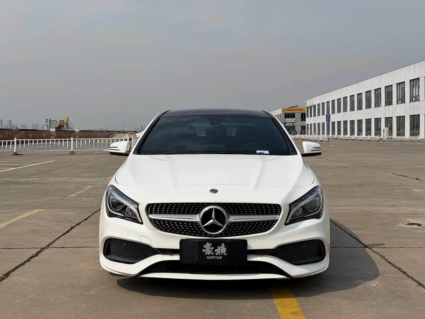 Mercedes-Benz CLA (Import) 2018 CLA 200 Fashion Edition фото 2