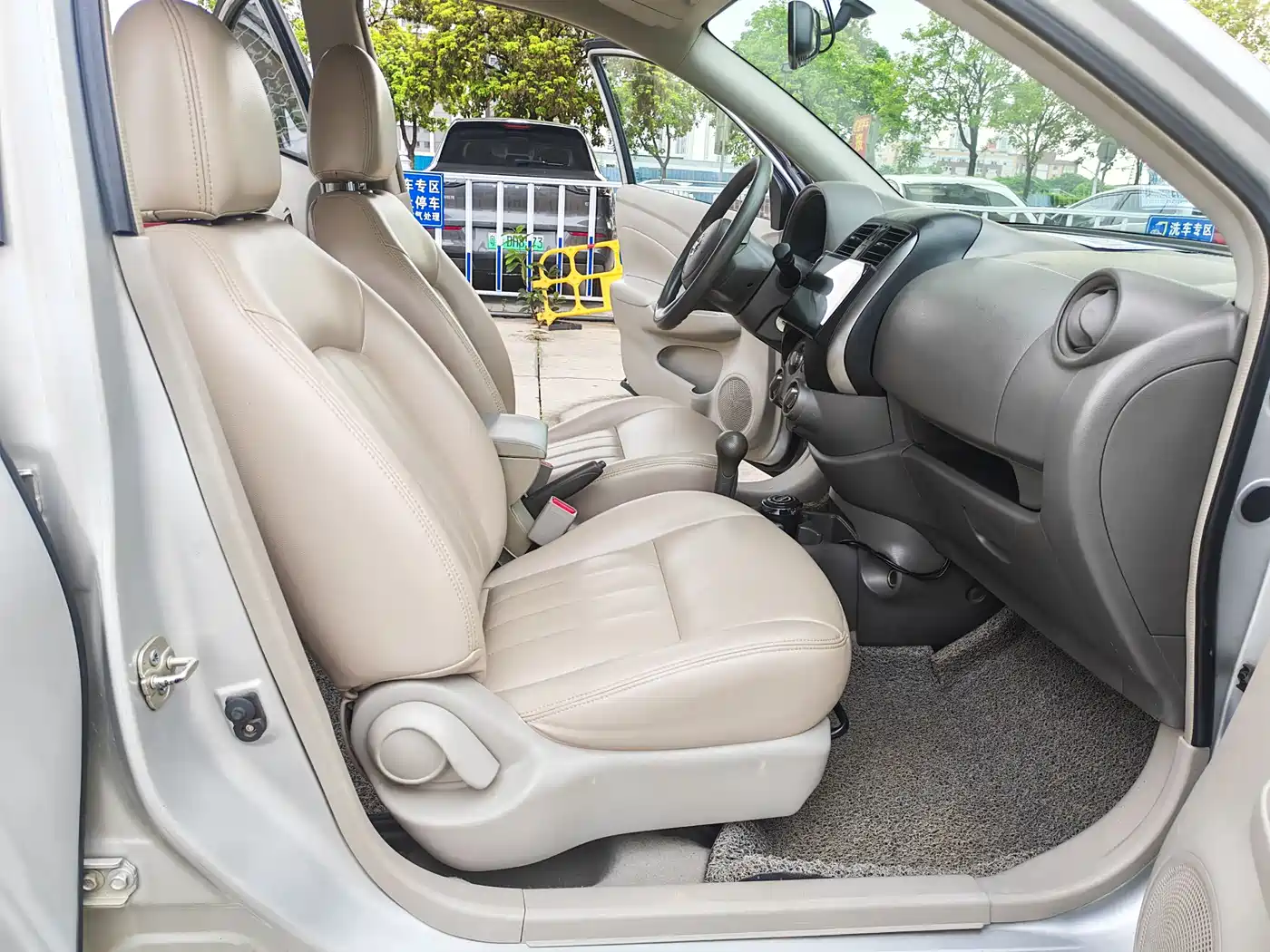Nissan Sunny 2013 2011 1.5XE CVT Comfort Edition