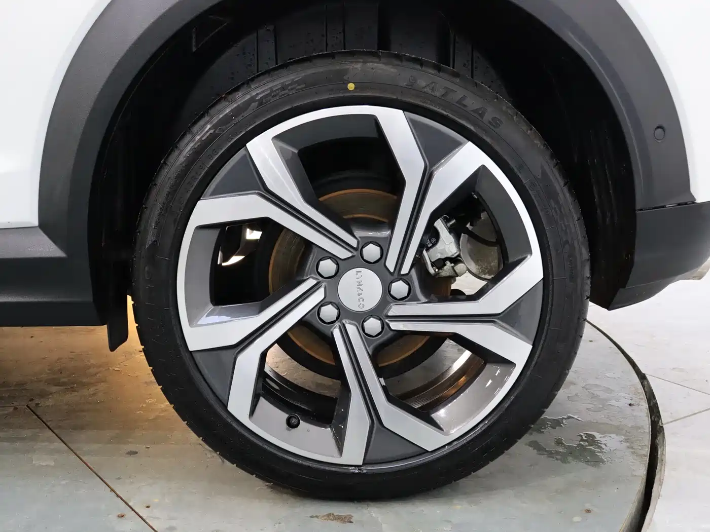 Lynk & Co 06 2023 Remix 1.5T Power Halo фото 8