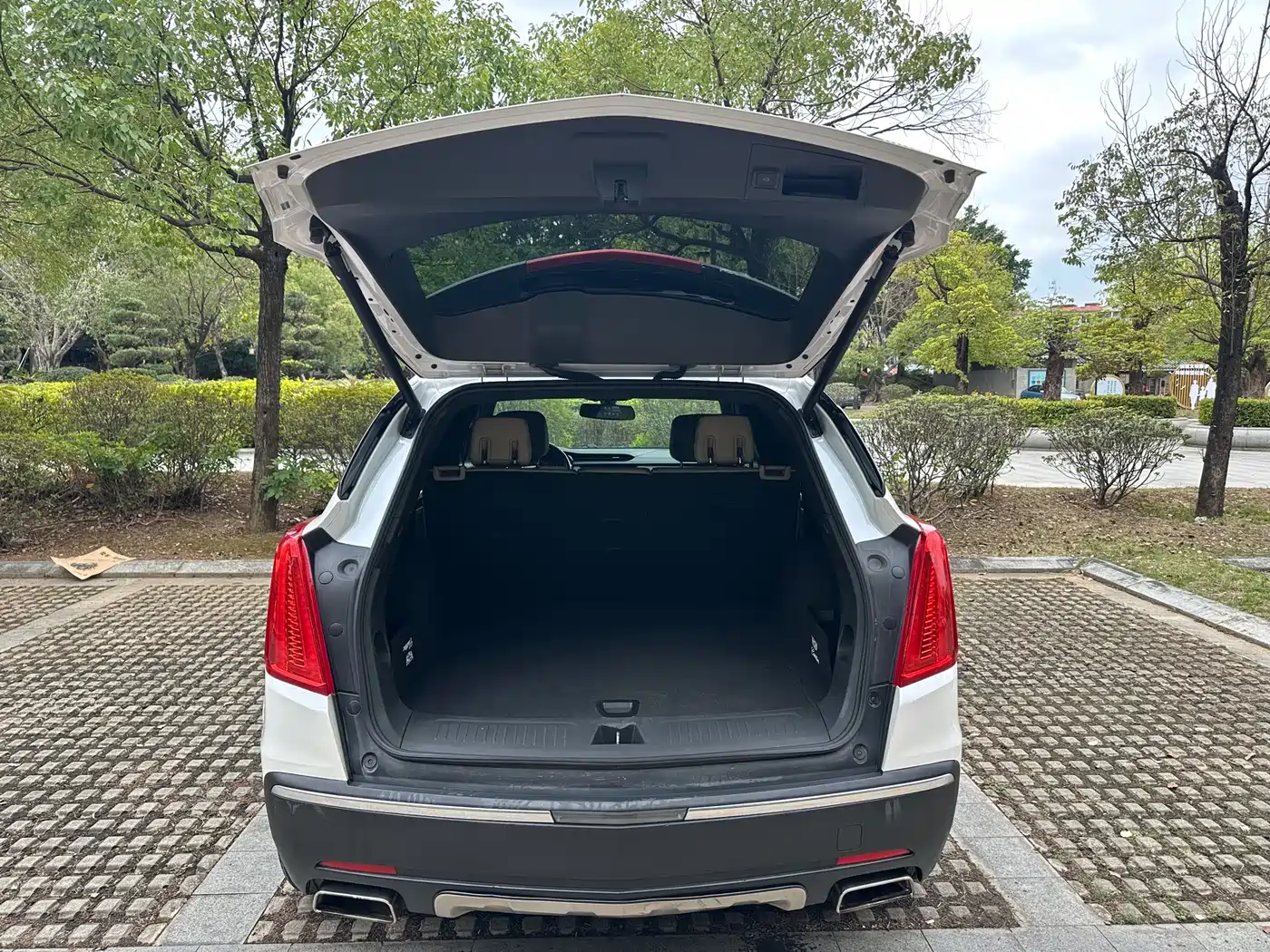 Cadillac XT5 2016 28T AWD Technology Model фото 9