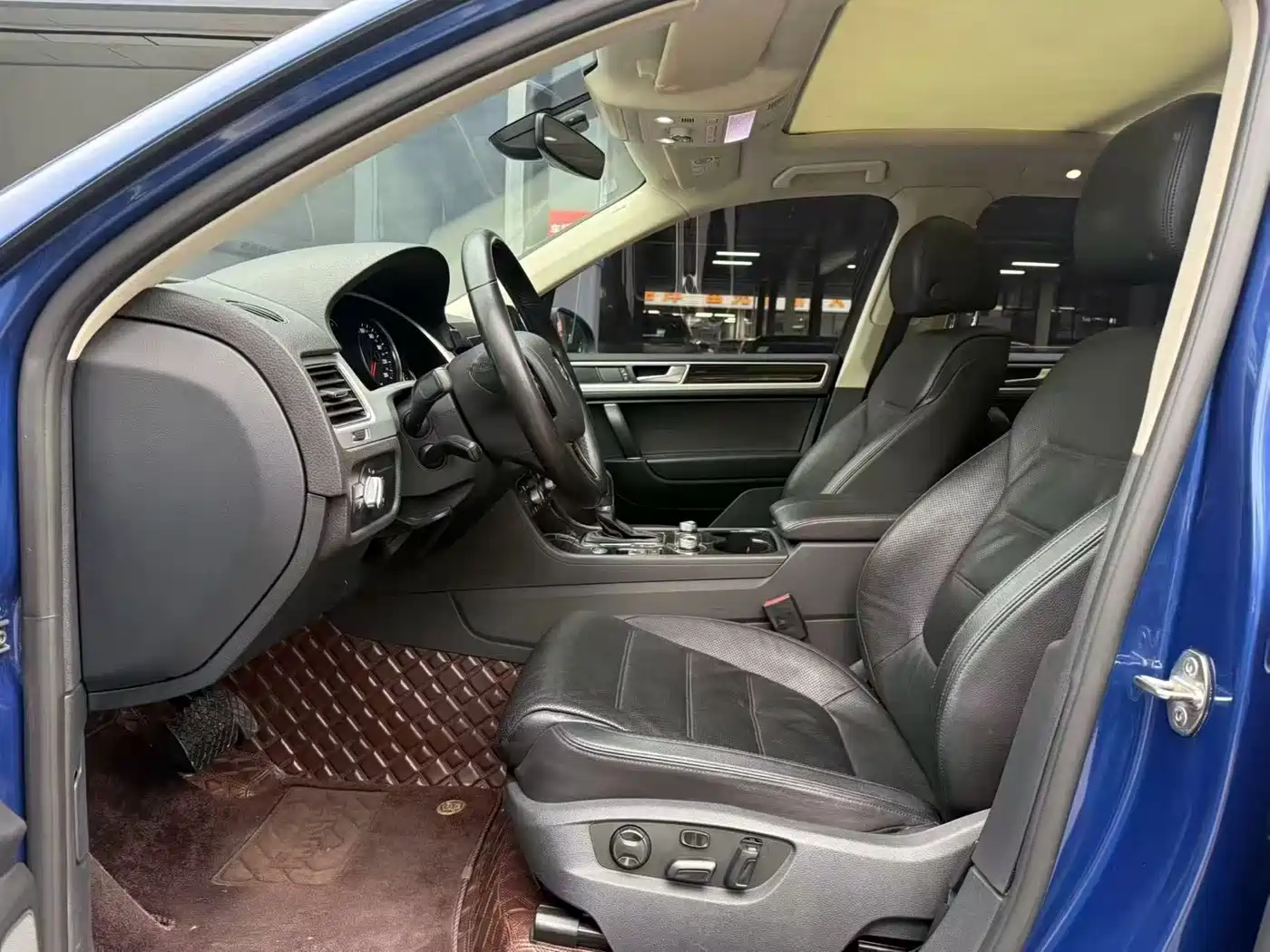 Volkswagen Touareg 2017 3.0TSI Explorer Edition фото 4