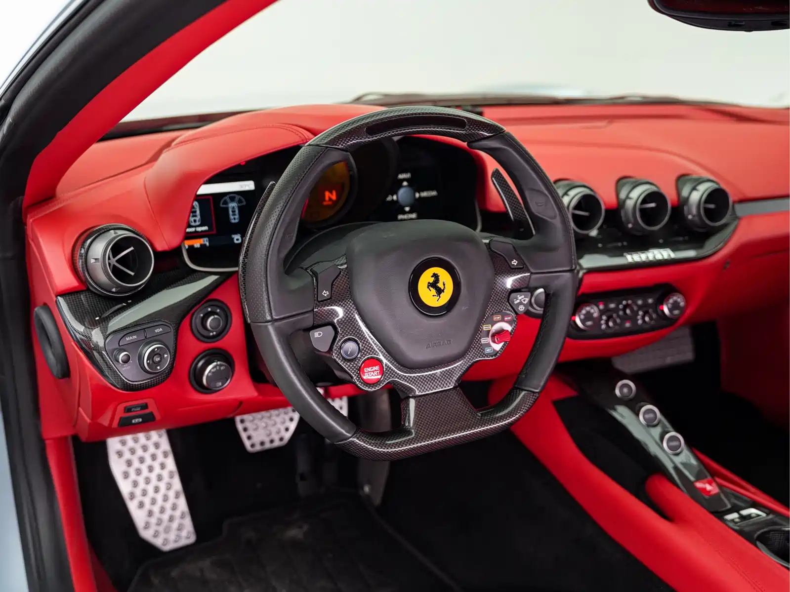 Photo 22 - Ferrari F12berlinetta