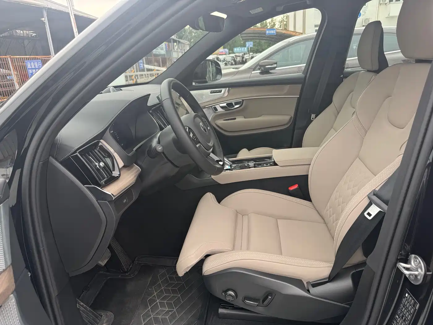 Volvo XC90 2025 2025 Facelift B6 Intelligent Luxury 6-Seater