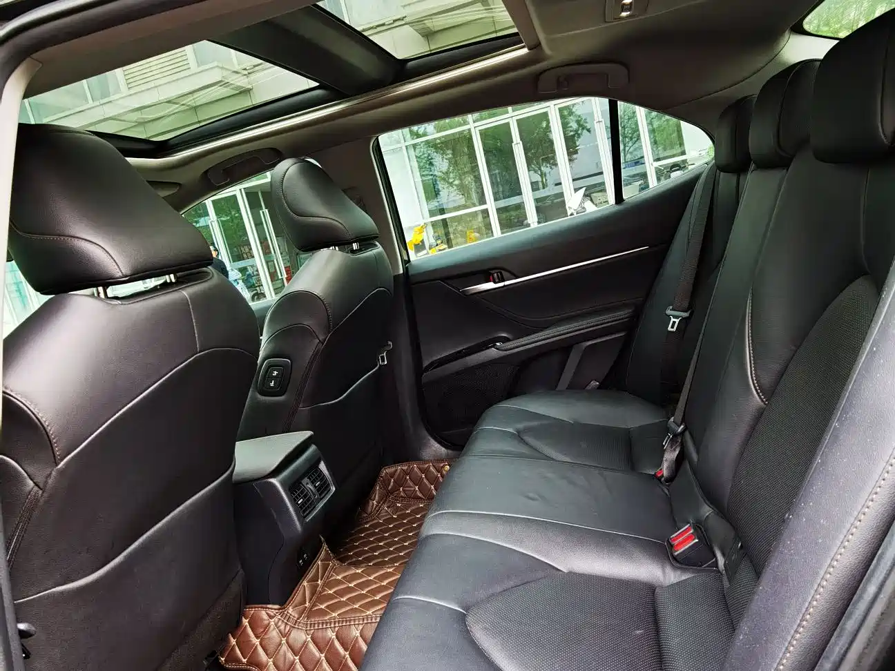 Toyota Camry 2018 2.5G Luxury Edition фото 11
