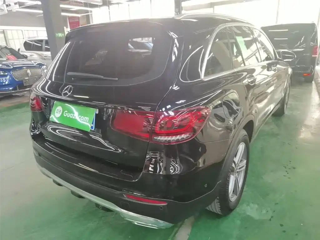 MERCEDES-BENZ GLC