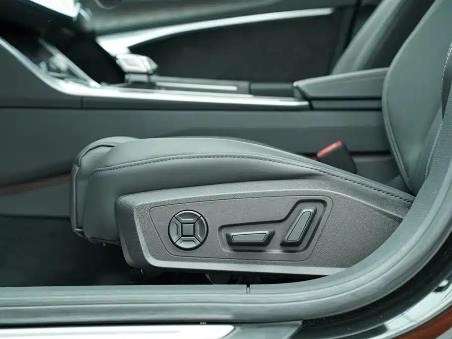 Audi A6L 2019 45 TFSI quattro Exclusive Elegance фото 8