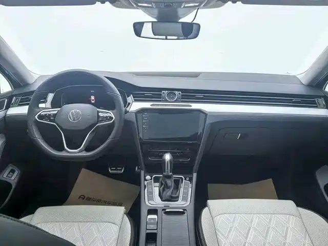 Volkswagen Magotan 2025 Popular Edition 330TSI DSG Luxury фото 6