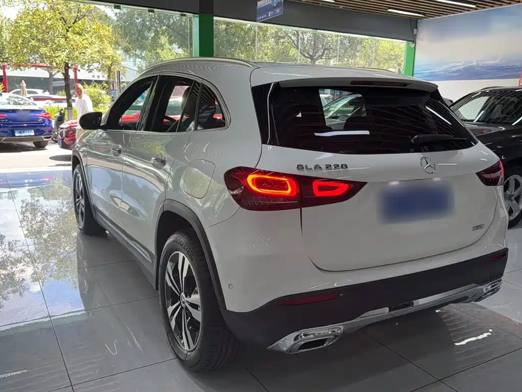 Mercedes-Benz GLA 2023 2023 GLA 220