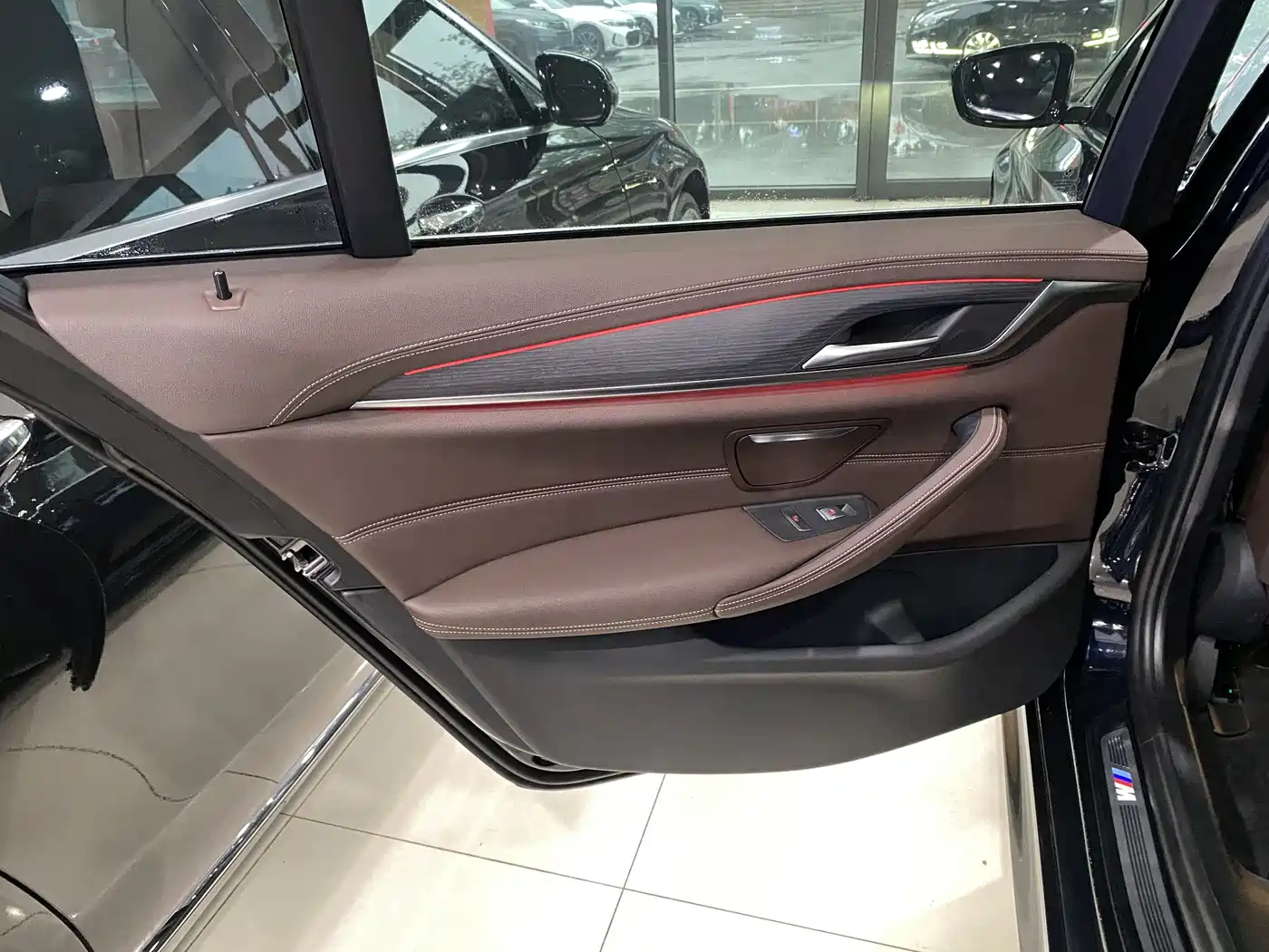 BMW 5 Series 2021 530Li Leading M Sport Package фото 15