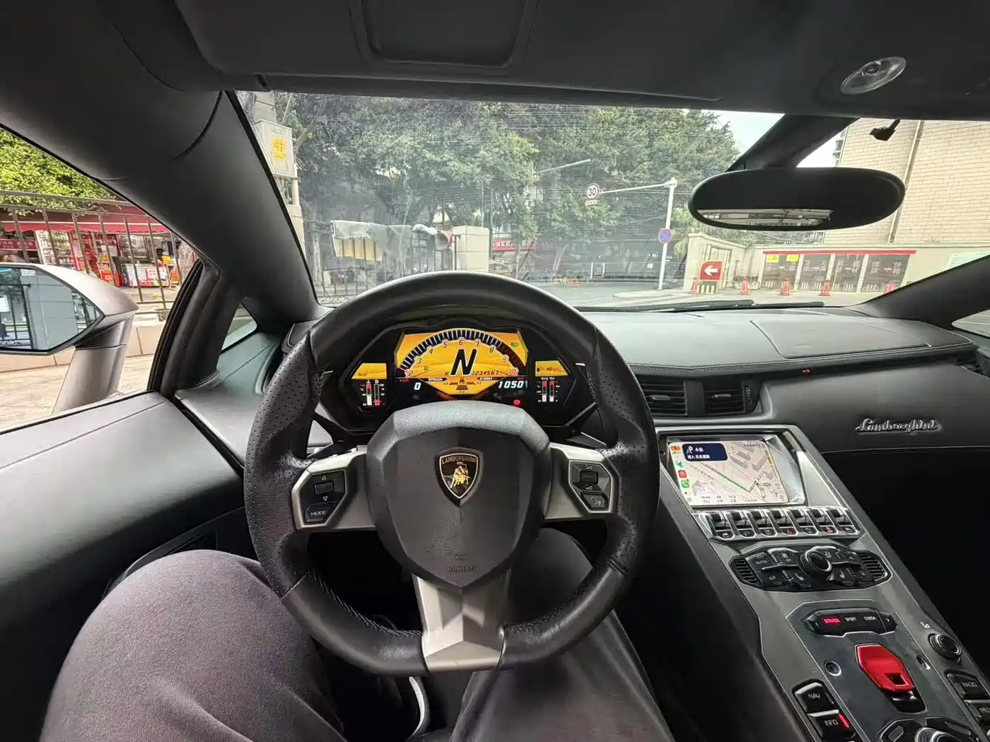 Lamborghini Aventador 2011 LP 700-4 фото 8