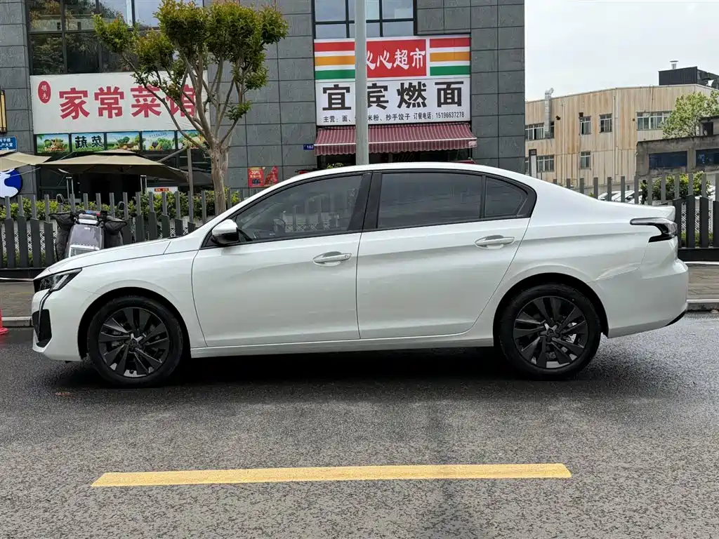 Peugeot 408 2022 1.6T Progressive Edition фото 3