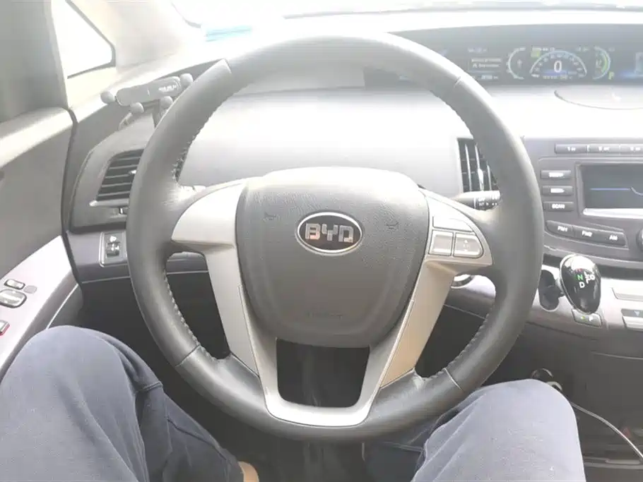 BYD e6