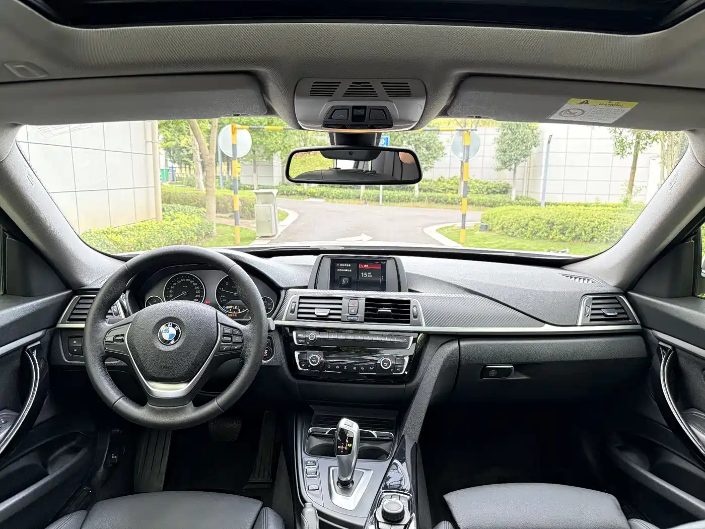 BMW 3 Series GT 2018 320i Fashion фото 9