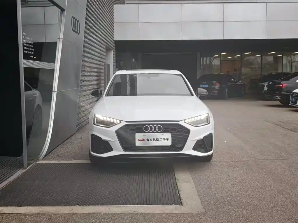 Audi A4L 2023 40 TFSI Luxury Sport фото 2
