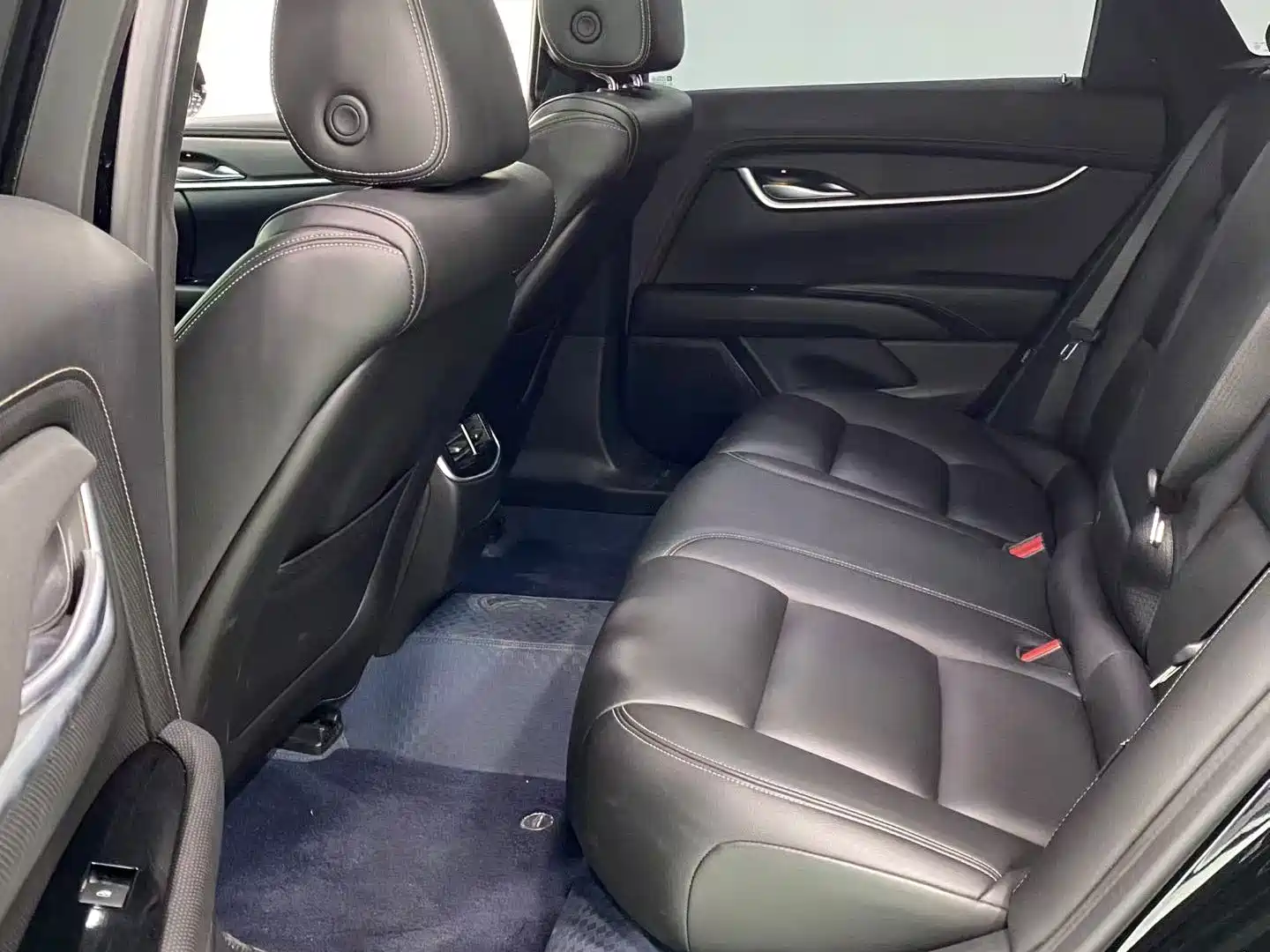 Photo 4 - Cadillac XTS