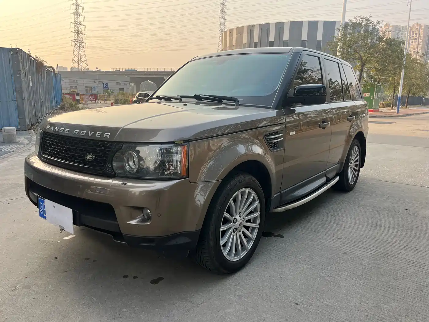 Land Rover Range Rover Sport 2010 3.0 TDV6 HSE Diesel фото 2