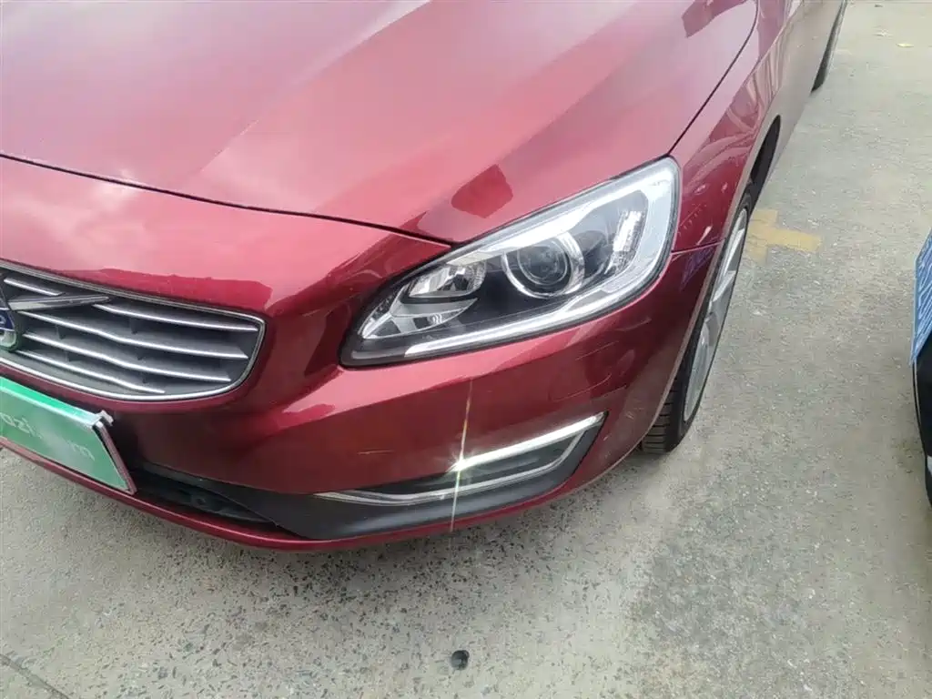 Фото 24 - Volvo S60