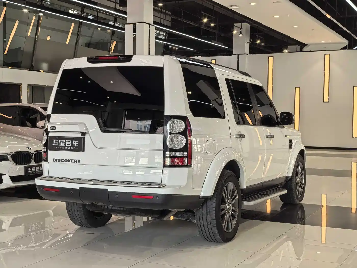 Land Rover Discovery 2015 3.0 SC V6 SE фото 3