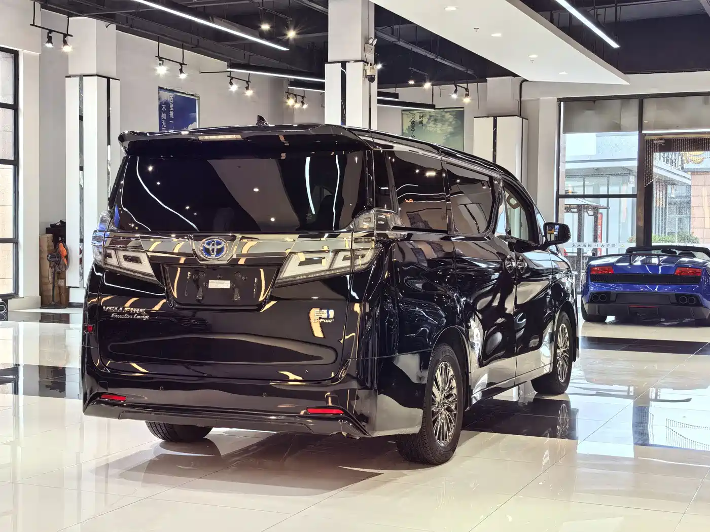 Toyota Vellfire 2020 Twin Engine 2.5L HV Premium Edition фото 9