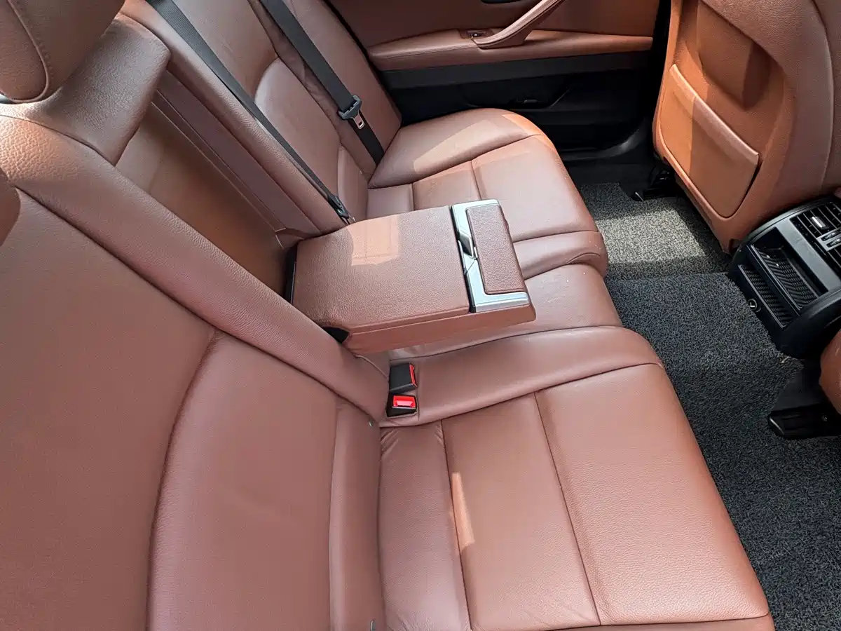 BMW 5 Series 2013 520Li Elegance фото 10