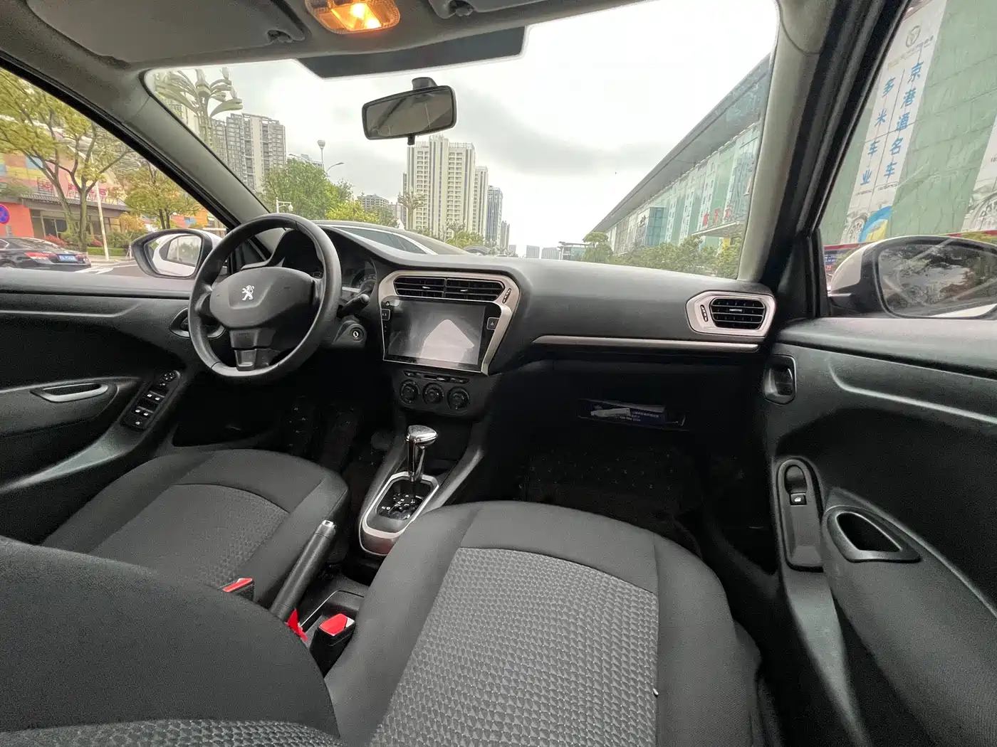 Peugeot 301 2016 1.6L Auto Comfort Edition фото 28