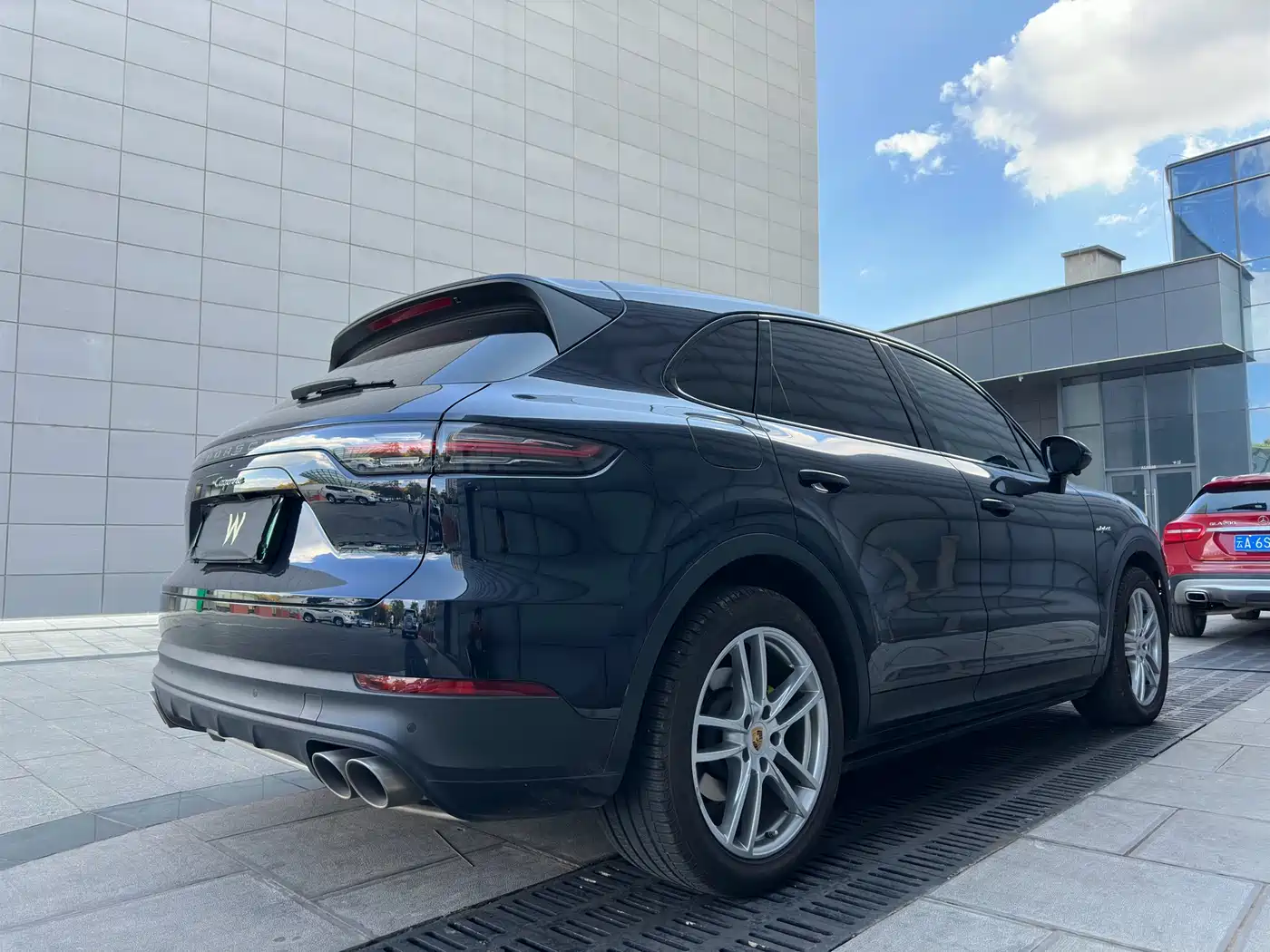 Porsche Cayenne New Energy 2022 Cayenne E-Hybrid 2.0T Platinum Edition фото 6