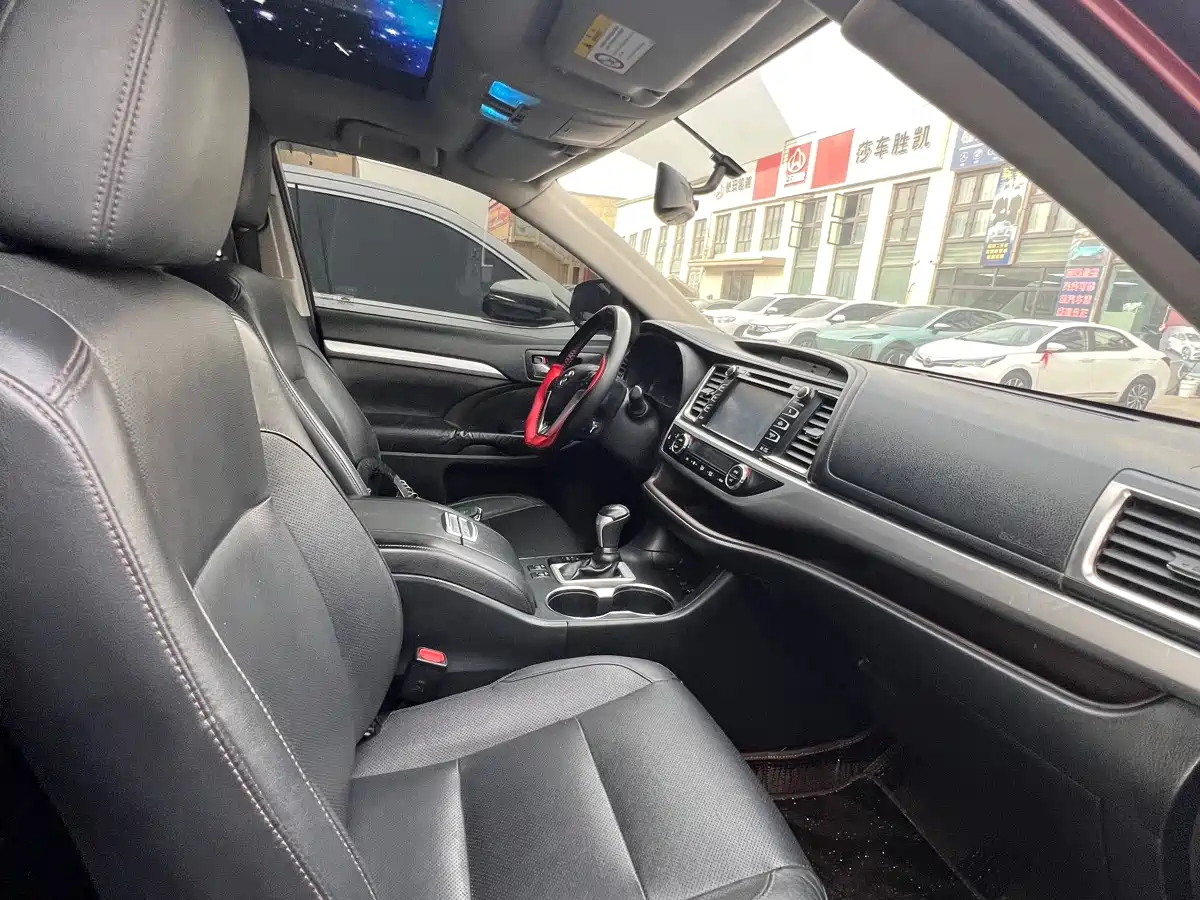 Toyota Highlander 2015 2.0T AWD Luxury Navigation Edition 7-seater фото 6