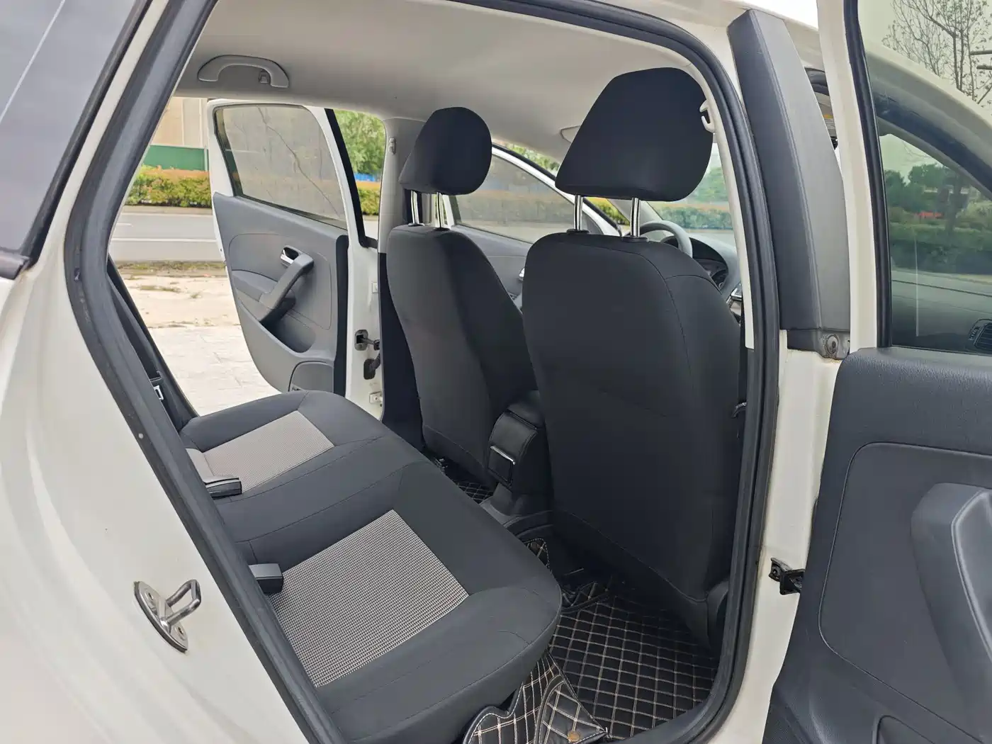 Volkswagen Polo 2018 1.5L Auto Safe Drive фото 12