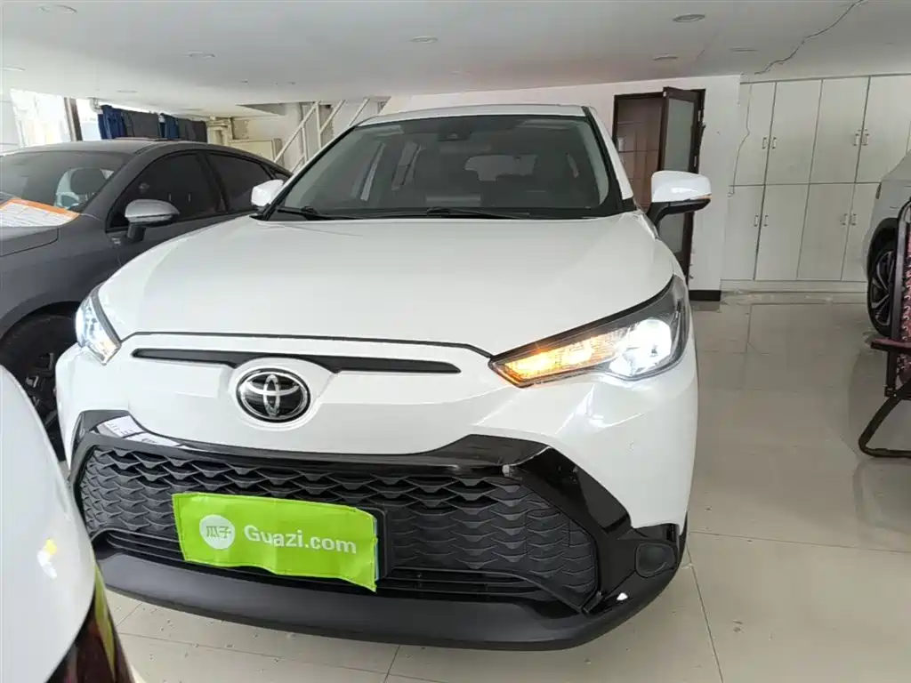 Toyota Frontlander 2022 2.0L CVT Leading Edition фото 3