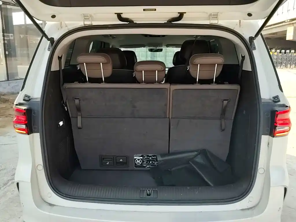 Photo 19 - Roewe iMAX8