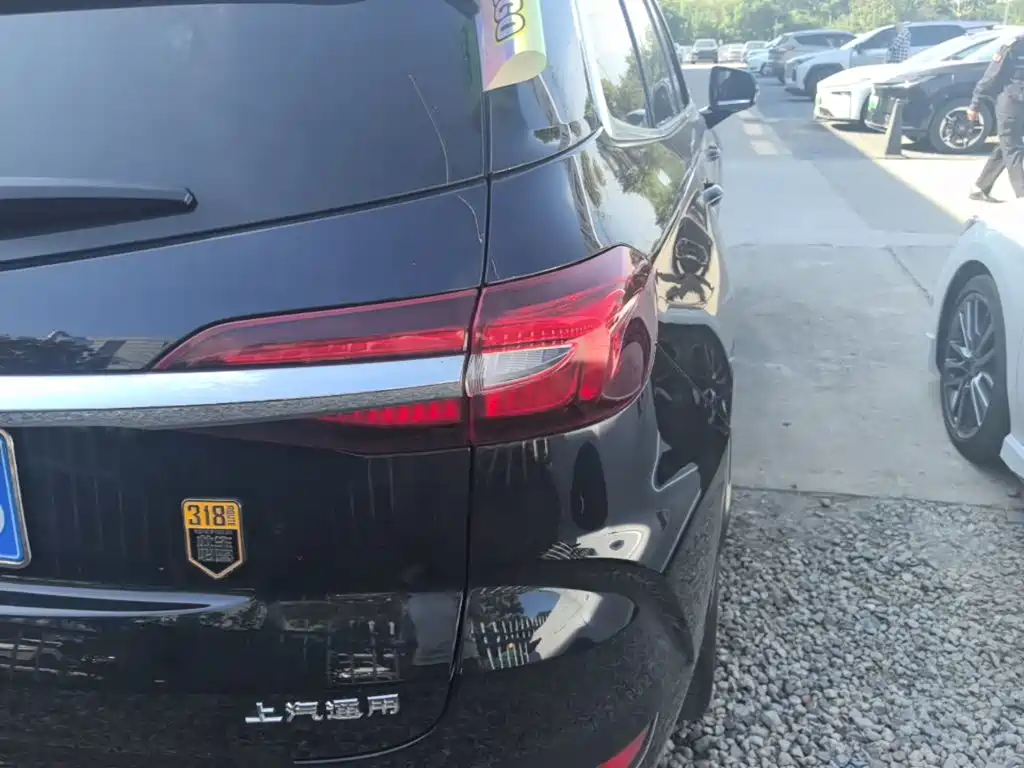 Photo 8 - Buick Enclave