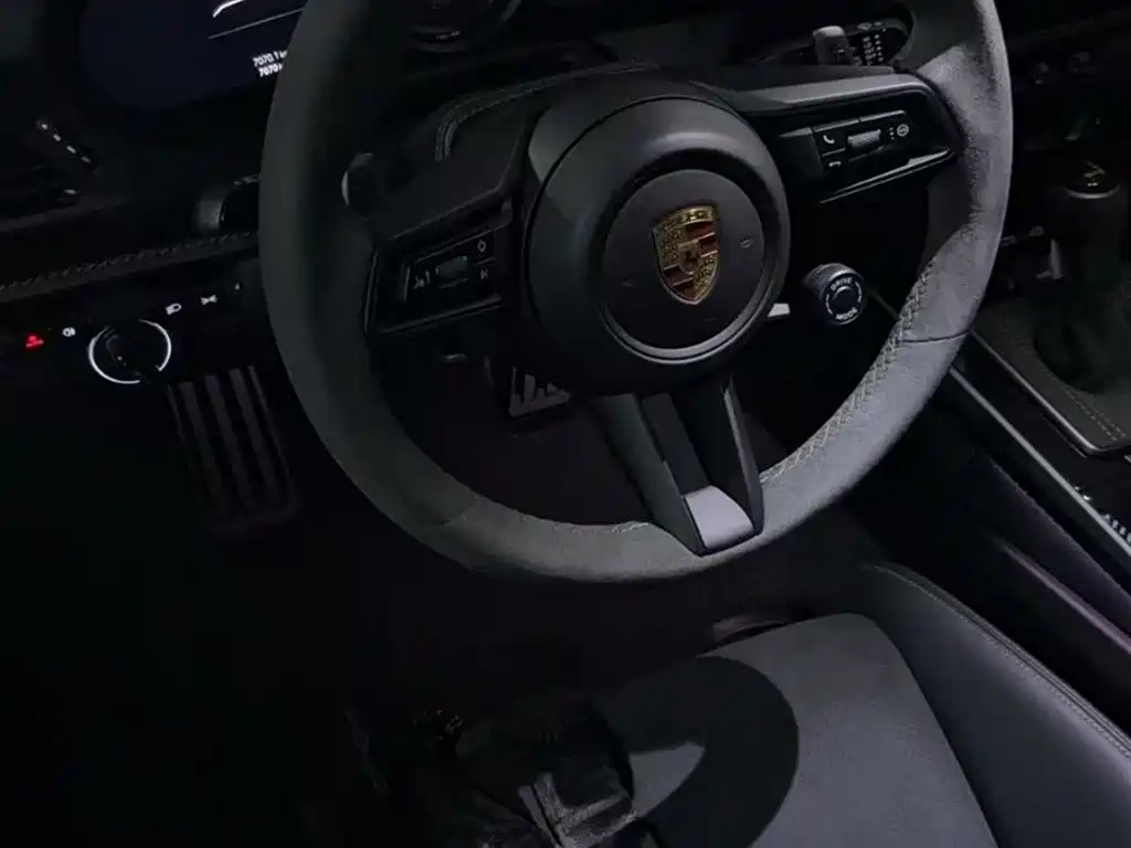 PORSCHE 911