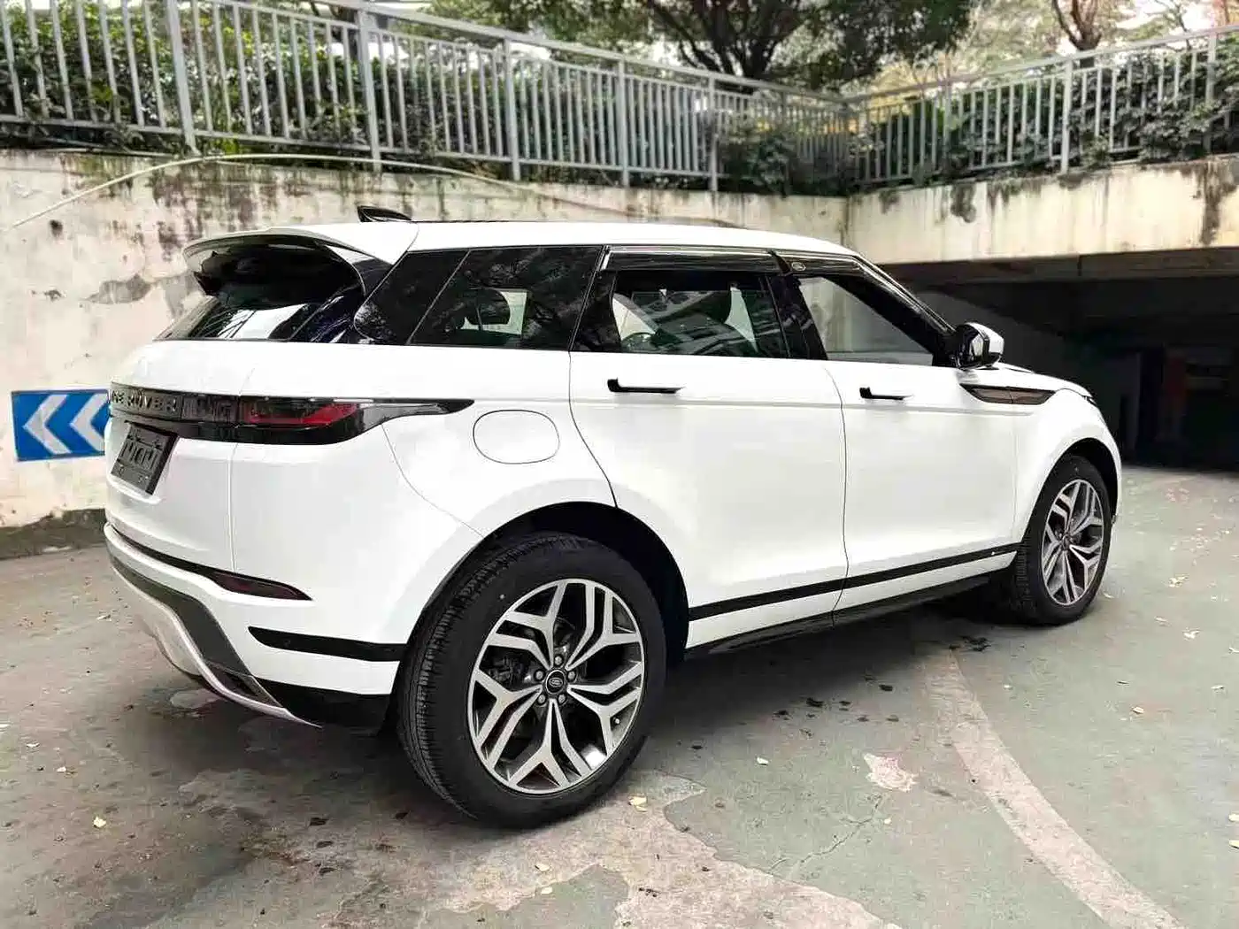 Land Rover Range Rover Evoque 2020 249PS R-DYNAMIC SE Sport Tech Edition фото 12
