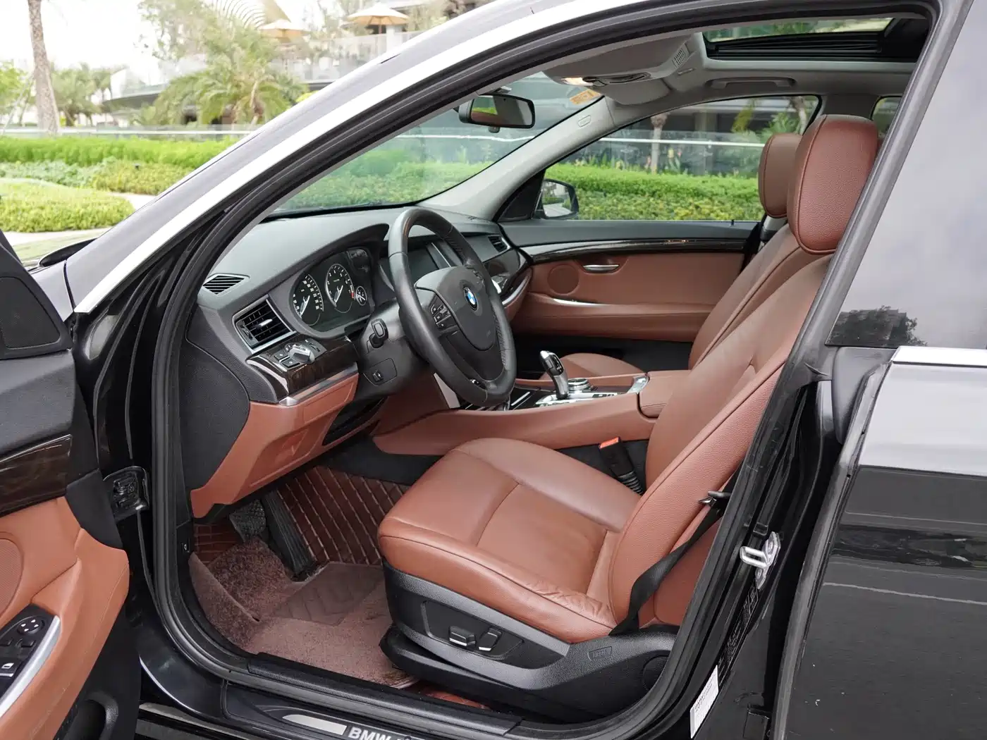 BMW 5 Series GT 2013 535i Elegance фото 5
