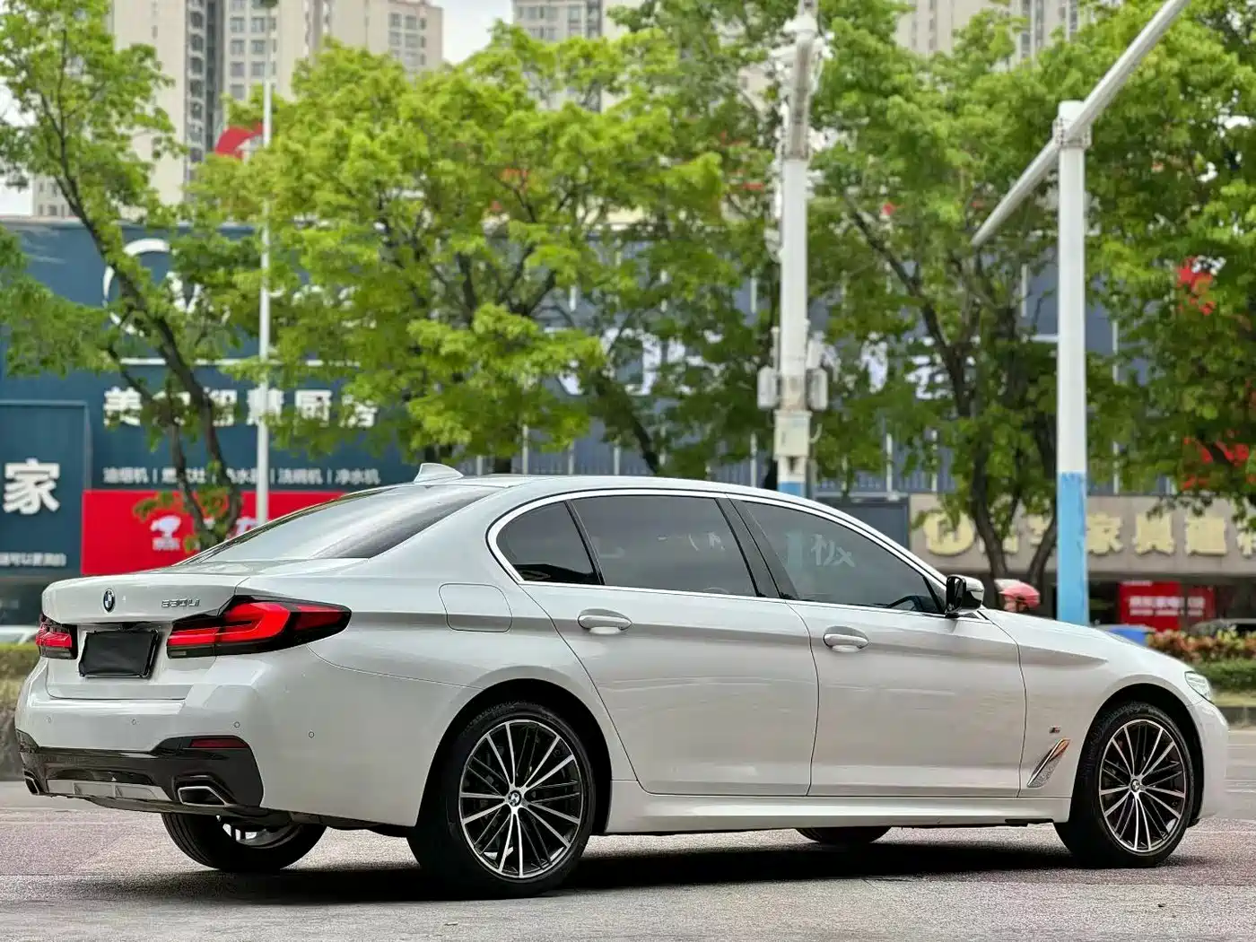 BMW 5 SERIES
