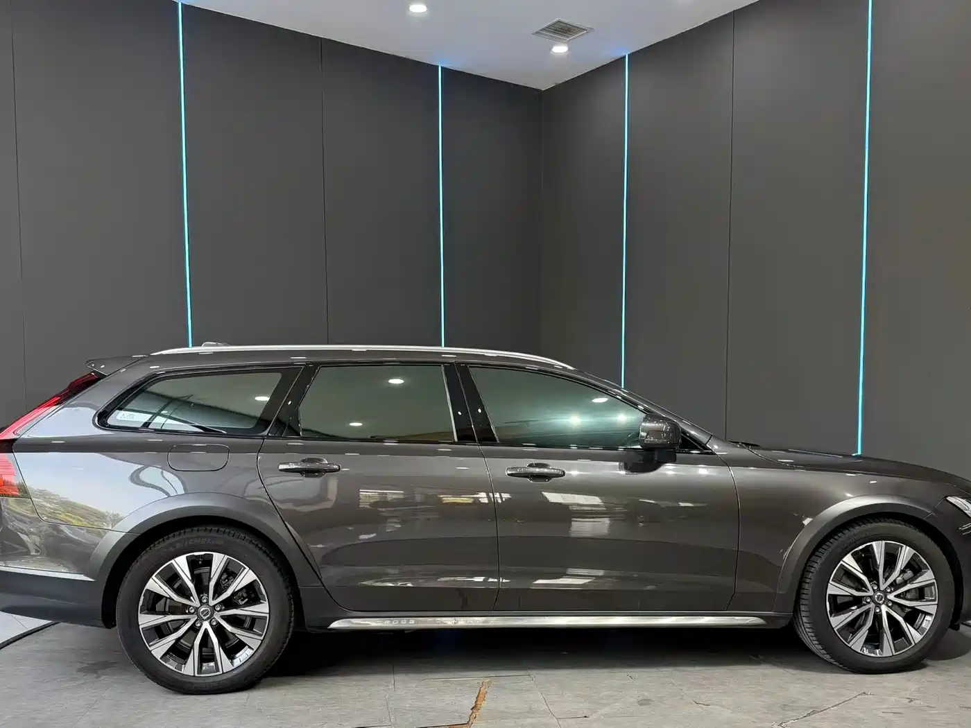 Volvo V90 2022 2022 Cross Country B5 AWD Momentum