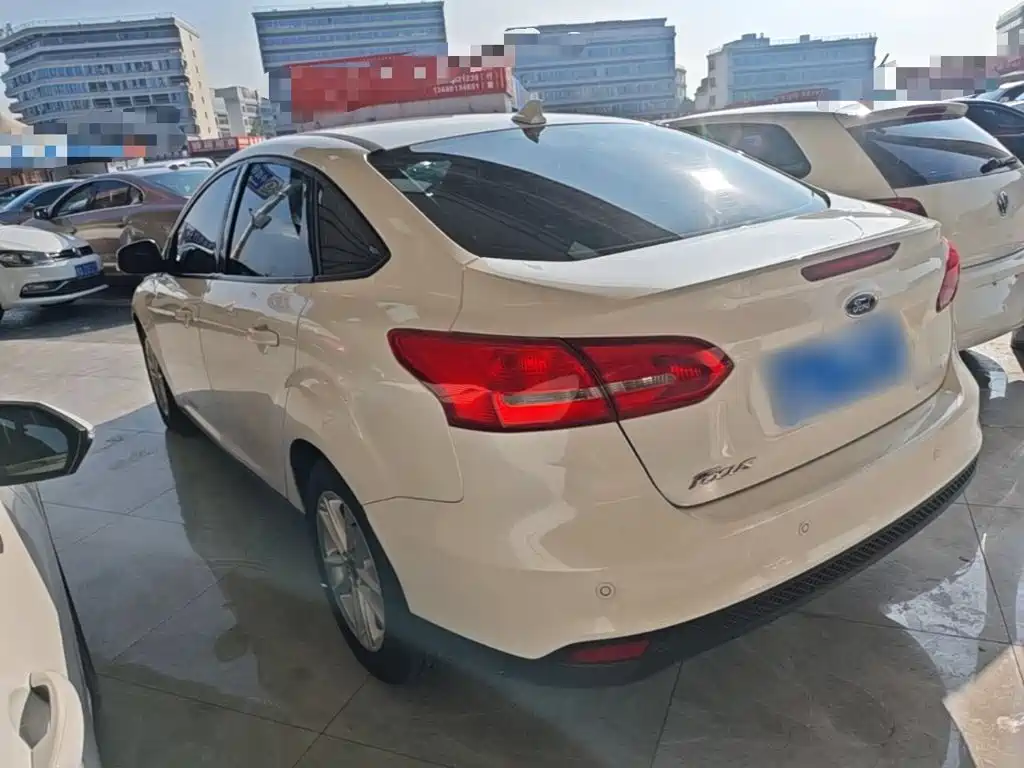 Фото 5 - Ford Focus