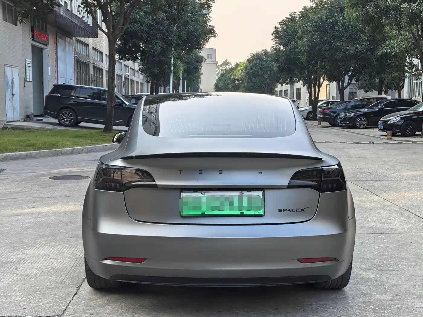 TESLA MODEL 3