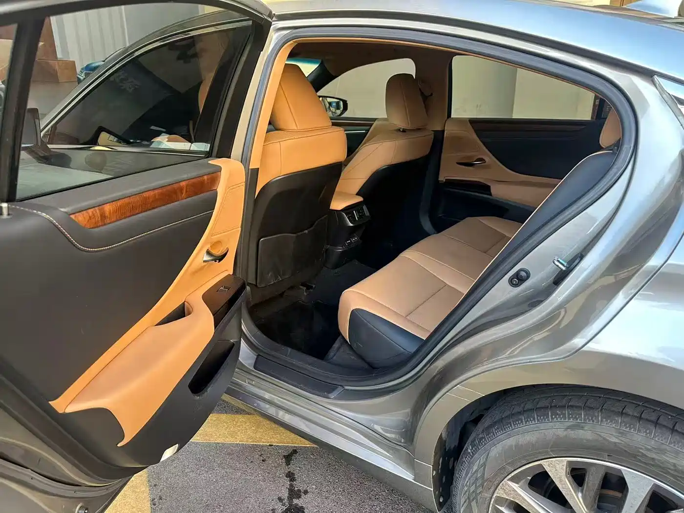 Lexus ES 2021 200 Luxury Edition фото 17