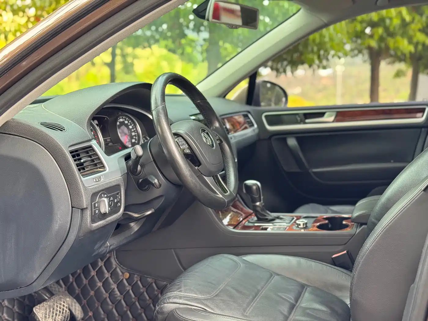 Volkswagen Touareg 2011 3.0TSI Comfort фото 6