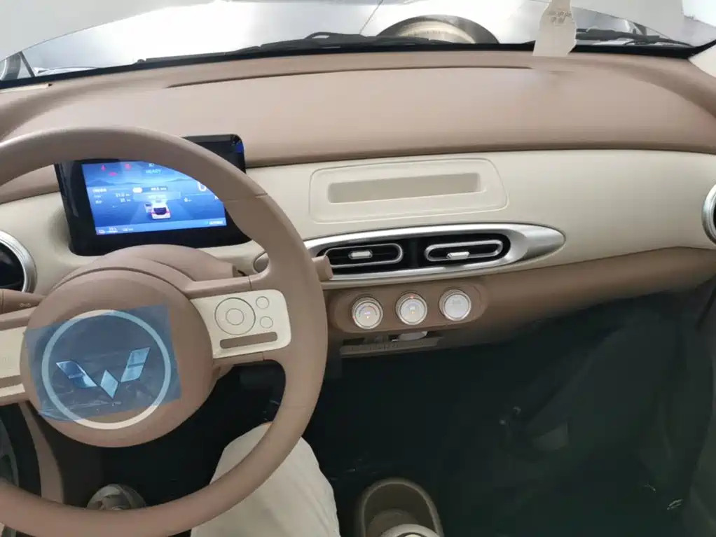 Wuling Motors Hongguang MINIEV 2026 2025 4-Door Advanced