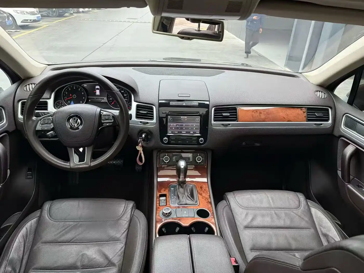 Volkswagen Touareg 2011 3.0TSI Standard фото 5