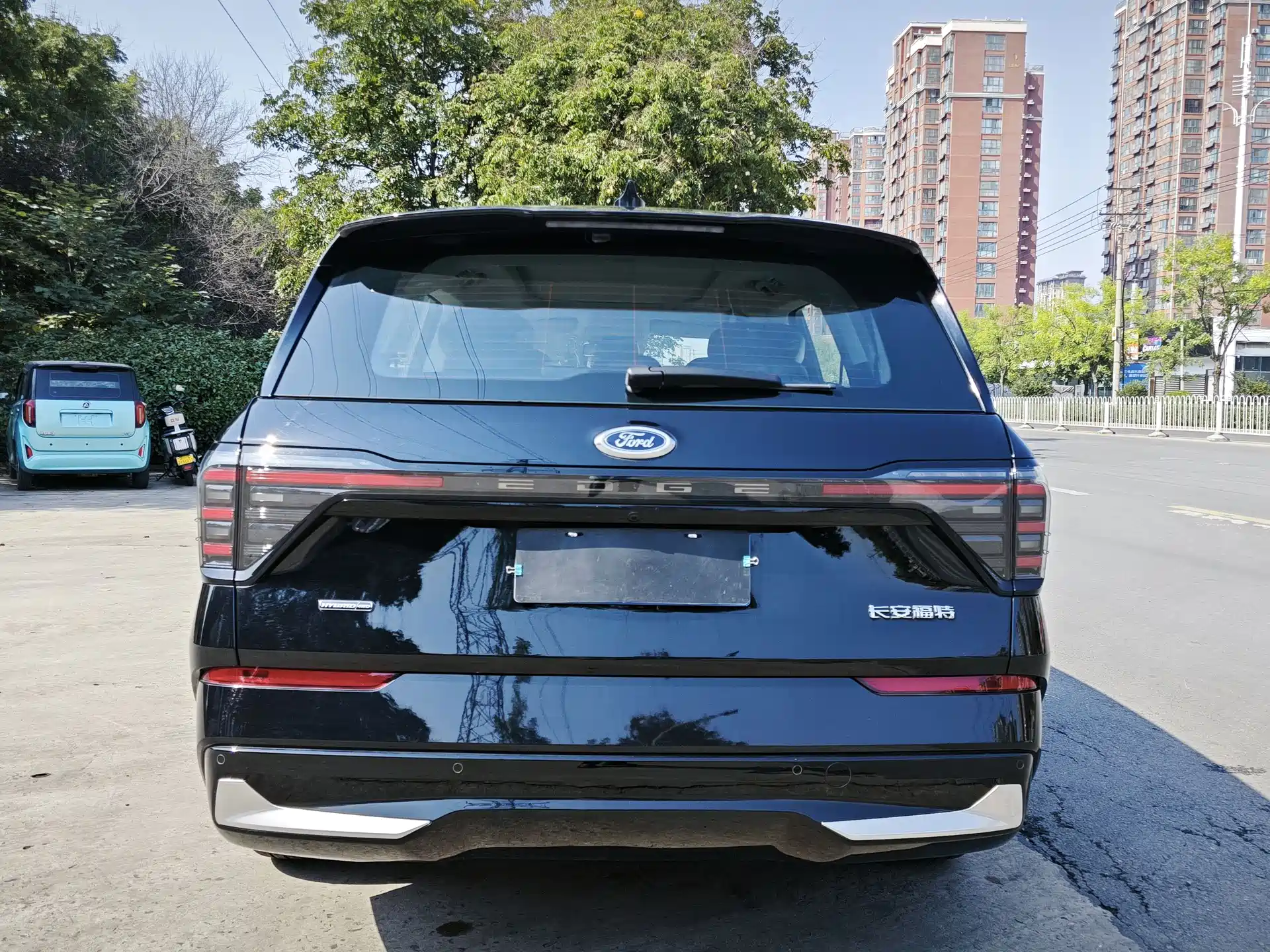 Фото 8 - Ford Edge