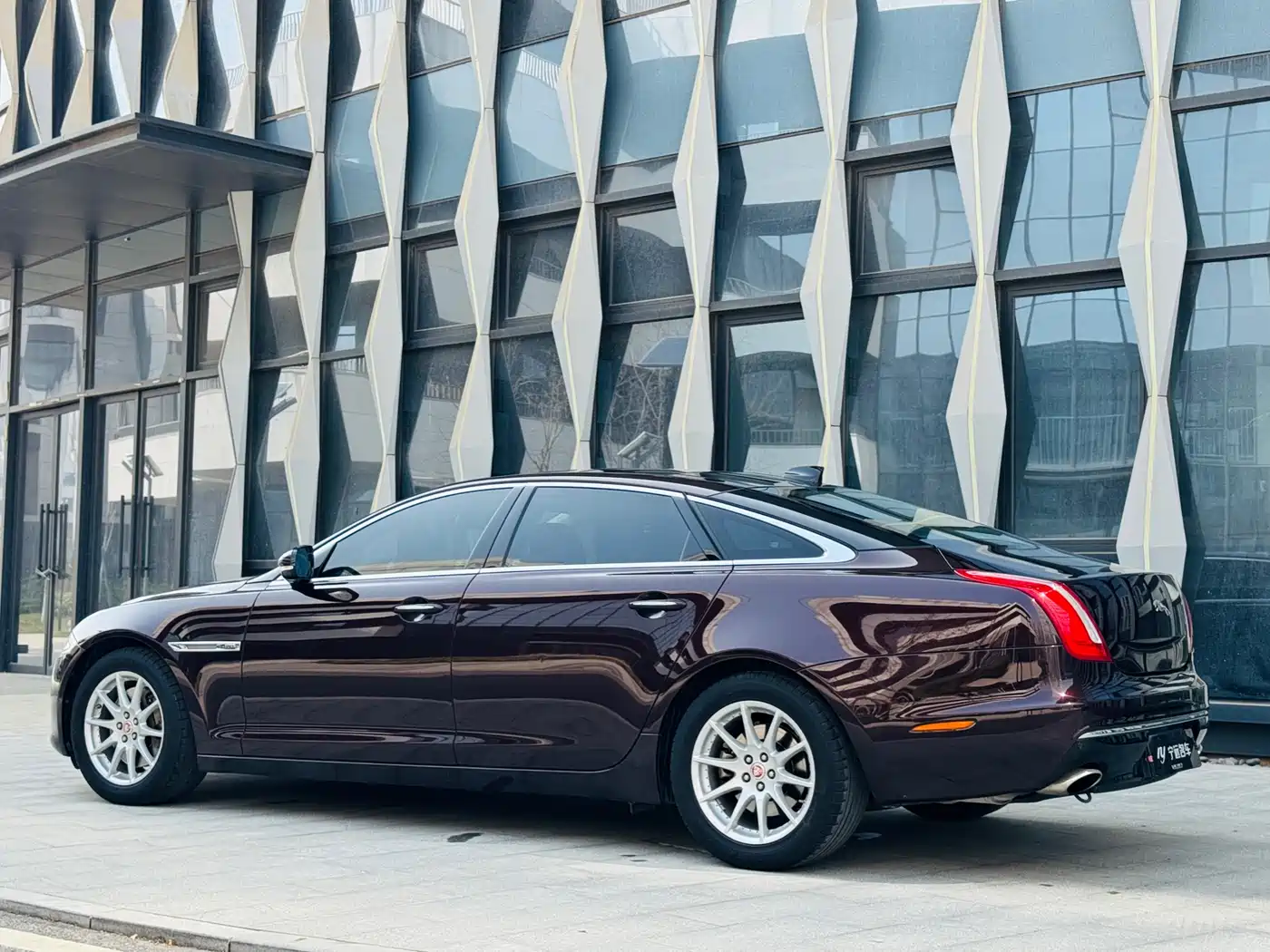 JAGUAR XJ